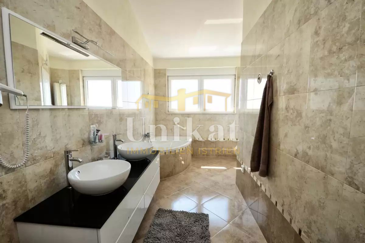 Luksuzna vila s fantastičnim pogledom na morje